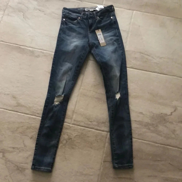 Noisy May Destructed Denim - Picture 4 of 8